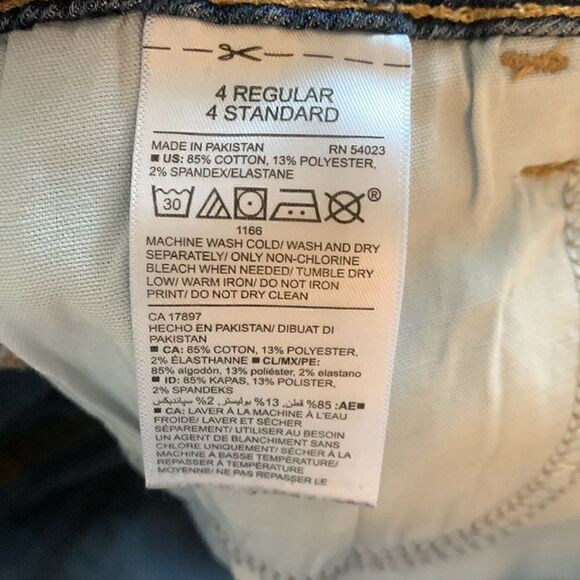 Booty shorts, old navy, size 4, cotton/polyester/spandex - Picture 4 of 7